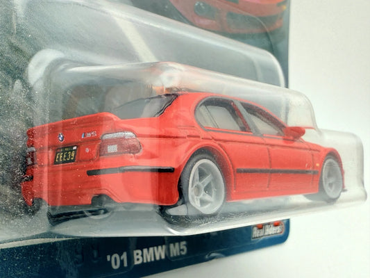 '01 BMW M5 Hot Wheels Premium 2021 Czerwony 1:64 2xMetal – zdjęcie 2