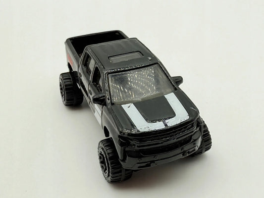 Chevrolet Silverado Trail Boss Lt Hot Wheels 2017 Czarny 1:64 – zdjęcie 2
