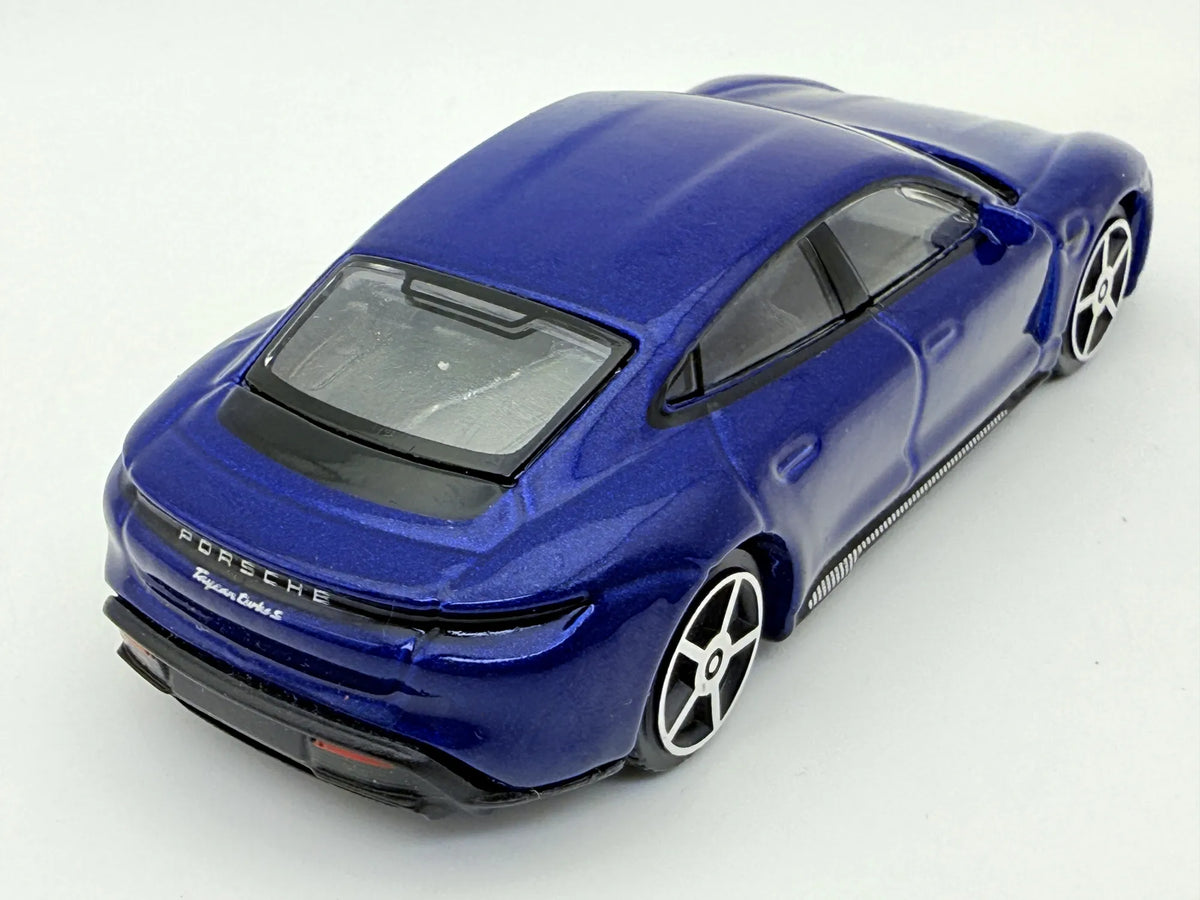 Porsche Taycan Turbo S Bburago Niebieski 1:43 – zdjęcie 2