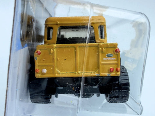 '15 LAND ROVER DEFENDER DOUBLE CAB, Hot Wheels 2025, Die cast JBC00, Żółty – zdjęcie 2