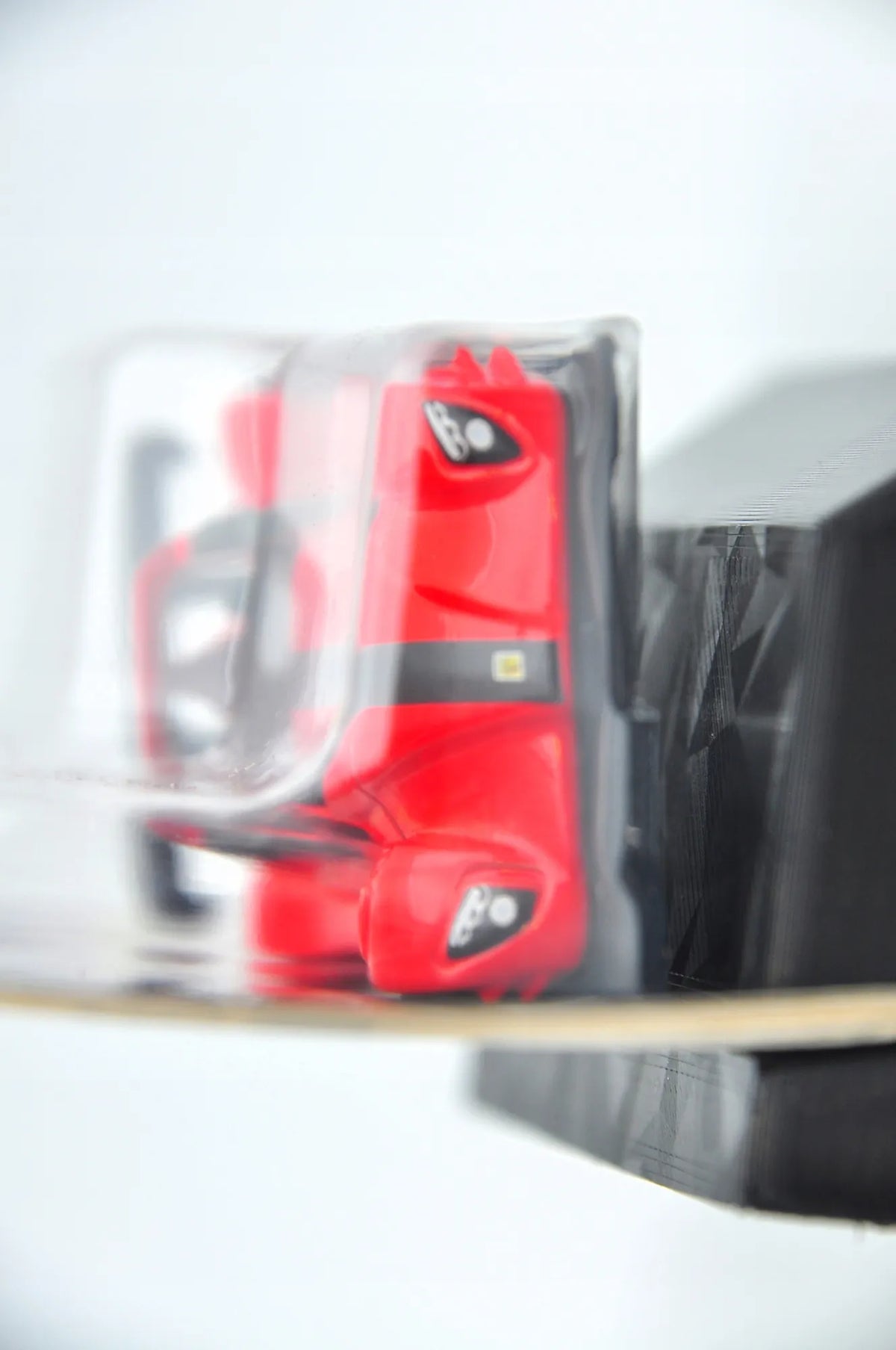 RADICAL SR3 XXR Matchbox 2023 Czerwony 1:64 – zdjęcie 2