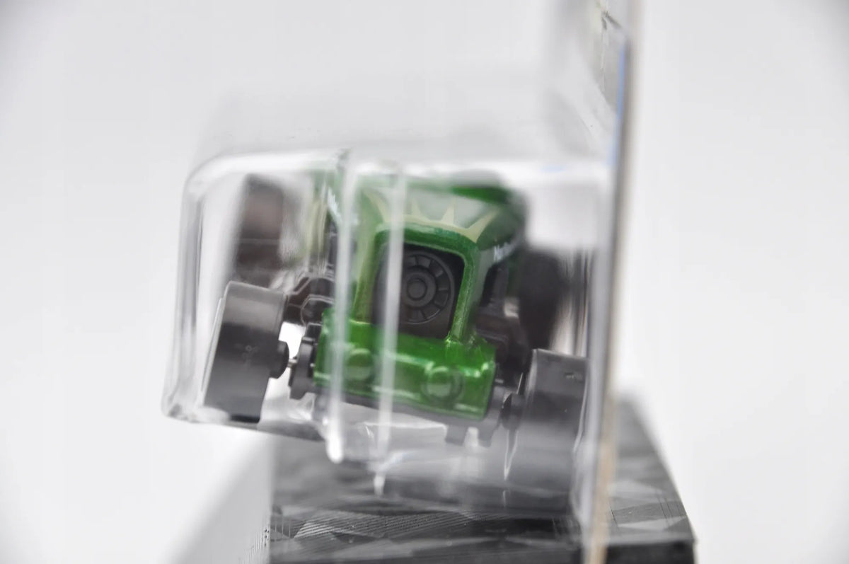 MAX STEEL Hot Wheels 2024 Zielony 1:64 – zdjęcie 2
