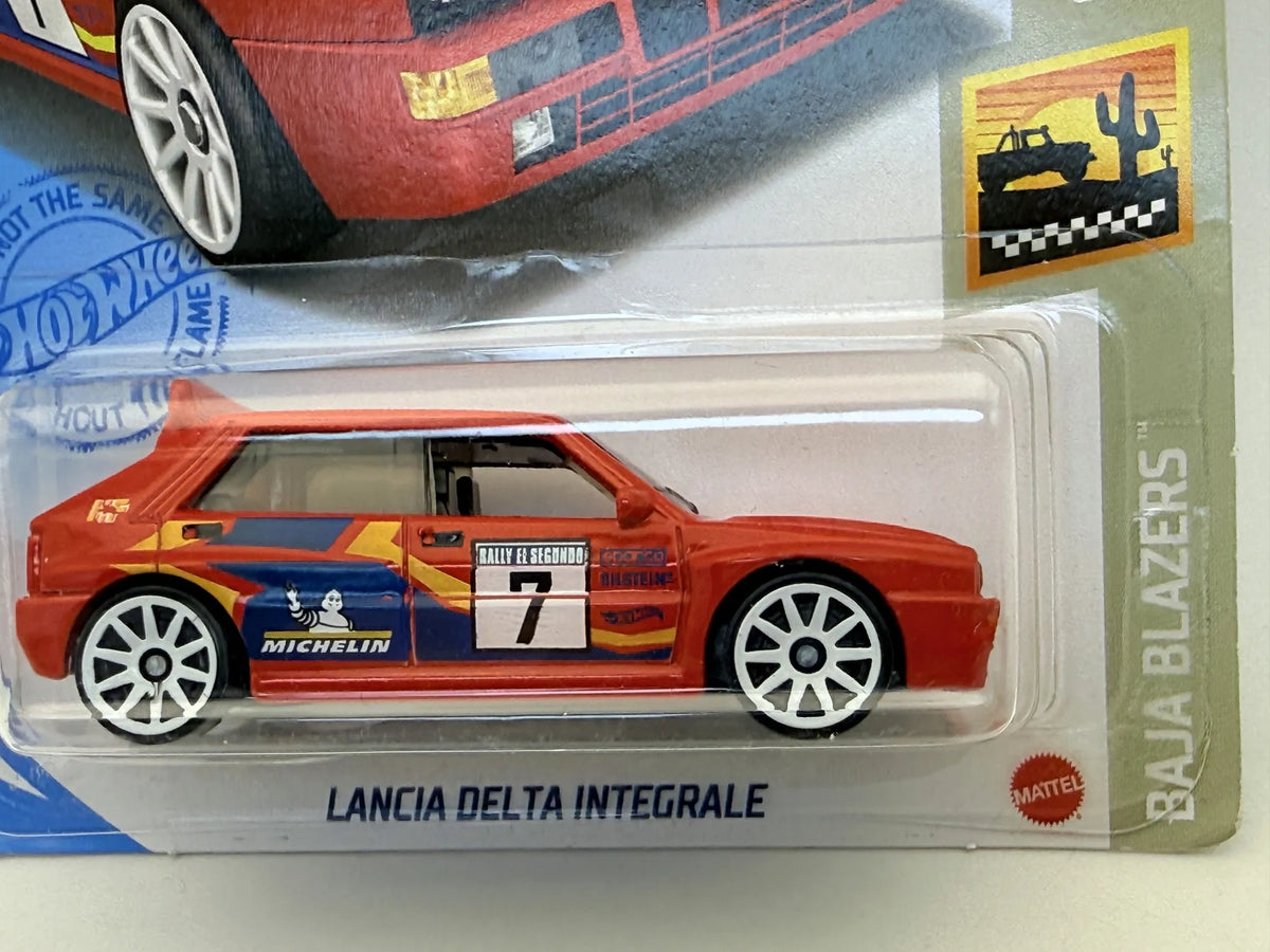 LANCIA DELTA INTEGRALE Baja Blazers Hot Wheels 2021 Czerwony 1:64 – zdjęcie 2