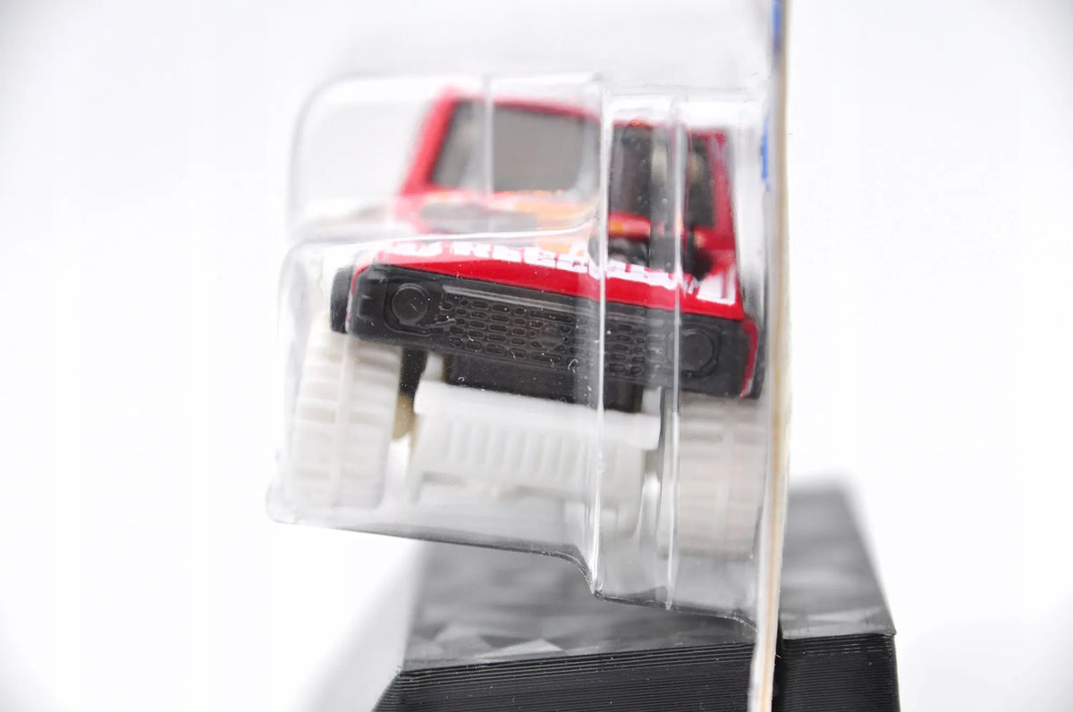 NISSAN PATROL CUSTOM Hot Wheels 2024 Czerwony 1:64 – zdjęcie 2