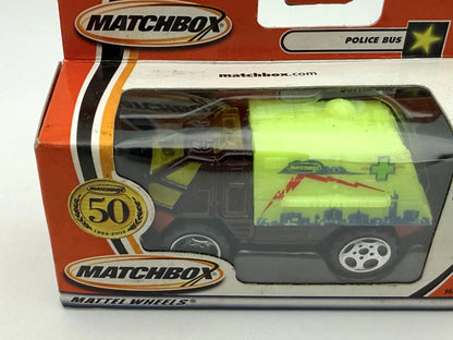 POLICE BUS Mainline Policja Matchbox 2001 Zielony 1:64 – zdjęcie 2