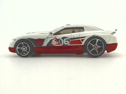 D-Muscle Hot Wheels 2014 Biały 1:64 – zdjęcie 2