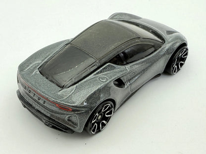 Lotus Emira Hot Wheels Szary 1:64 – zdjęcie 2