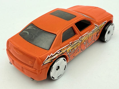 Chrysler Hemi 300C Orange Grafitti, Hot Wheels, resoraki, die cast, 1:60 – zdjęcie 2