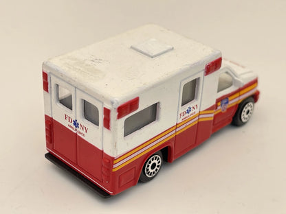 Ford F-Series Ambulance, Realtoy, Resoraki, Die cast 1:64 – zdjęcie 2