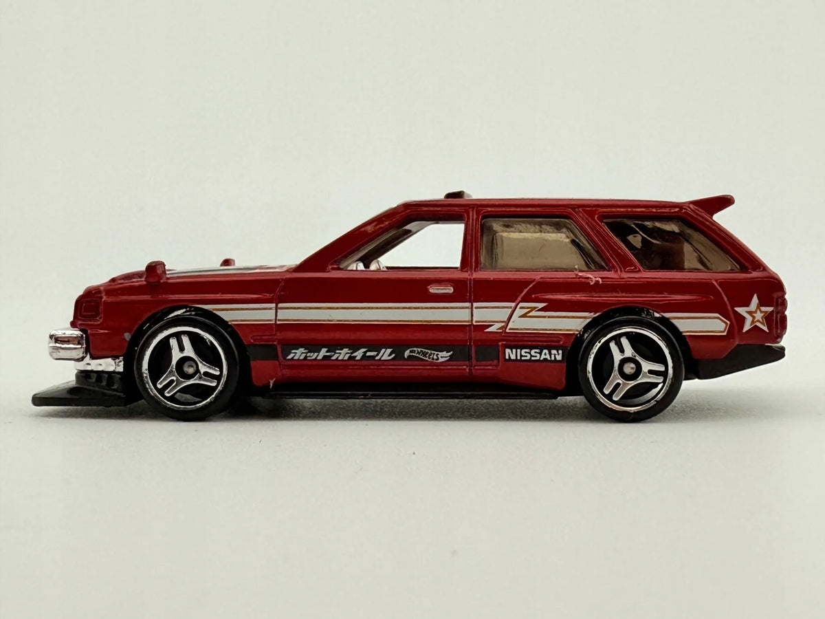 Nissan Maxima Drift Car Hot Wheels 2021 Czerwony 1:64 – zdjęcie 2