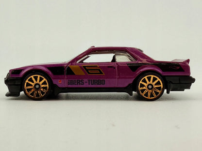 '82 Nissan Skyline R30 Hot Wheels 2017 Fioletowy 1:64 – zdjęcie 2
