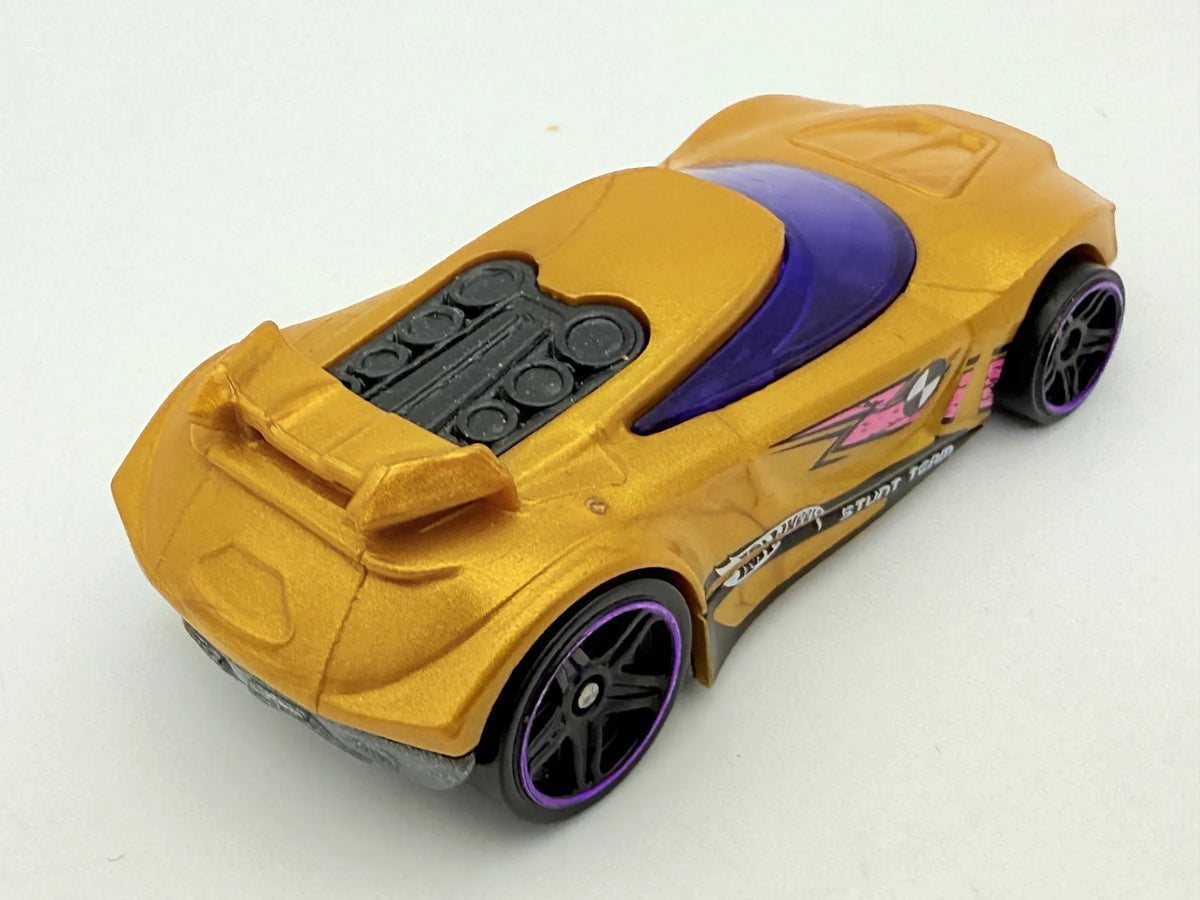 Chicane Hot Wheels Złoty 1:64 – zdjęcie 2