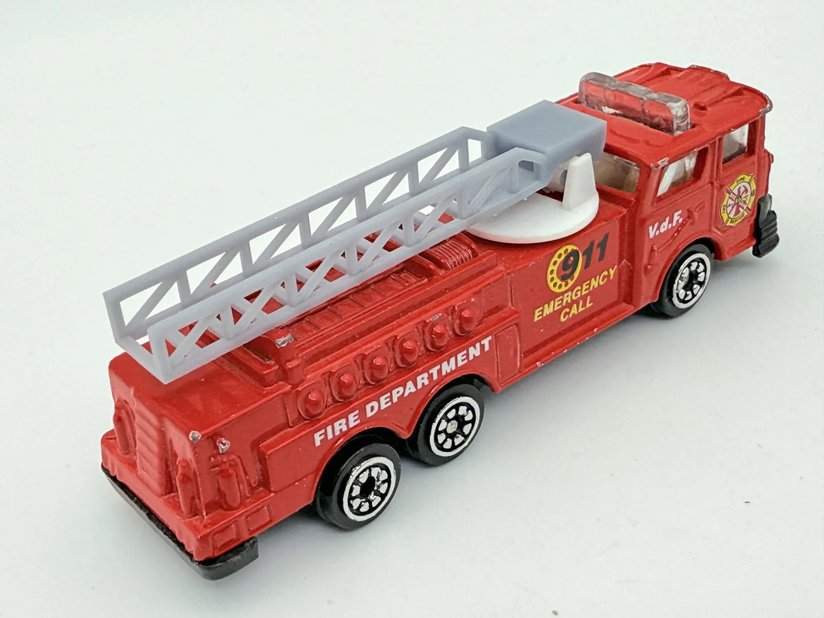 FIRE TRUCK, 911 Straż pożarna, Vintage Die cast 07/10, Czerwony, 1:64 – zdjęcie 2