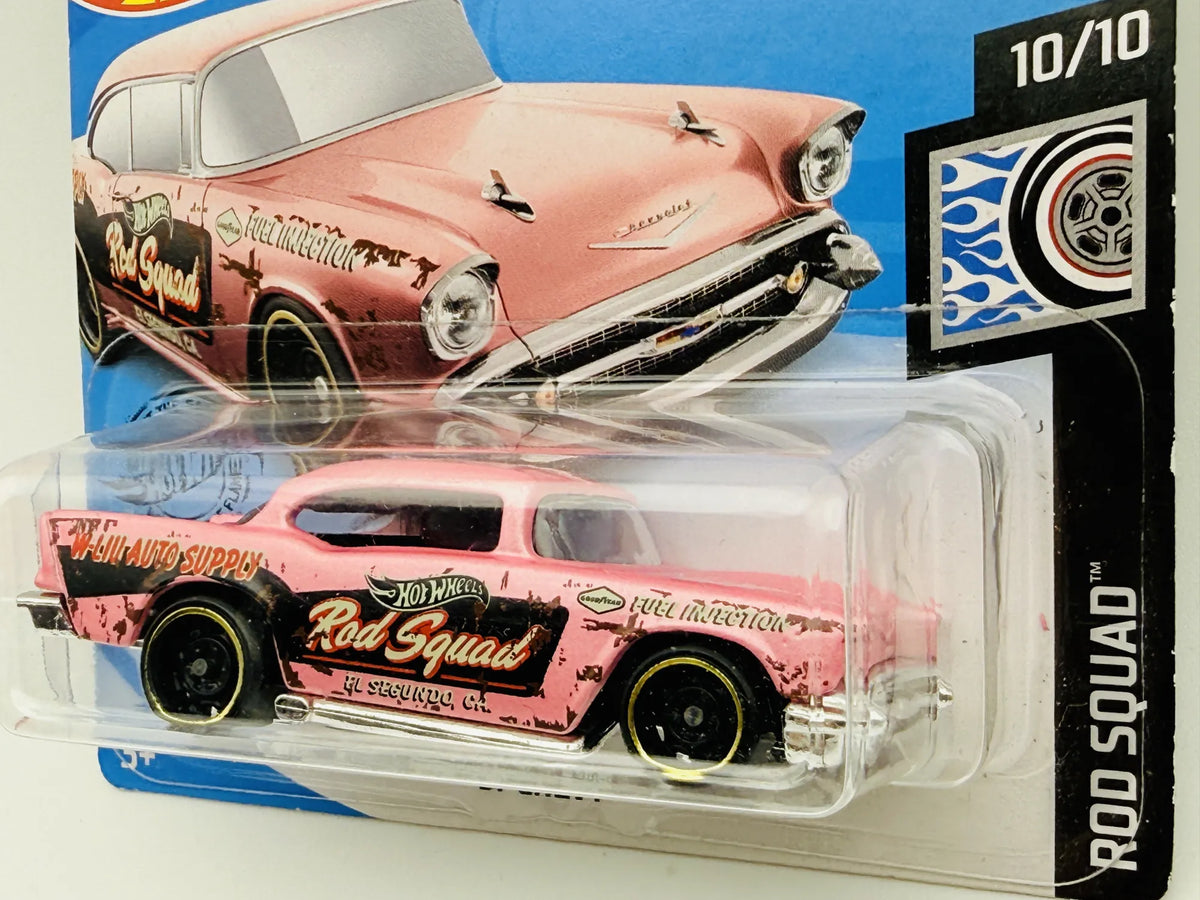 '57 Chevy Hot Wheels 2020 Rod Squad 1:64 Różowy – zdjęcie 2