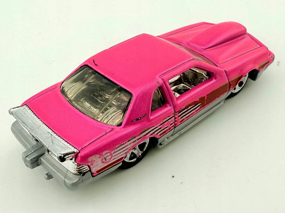 1988 FORD T-BIRD Hot Wheels 2022 Różowy 1:64 – zdjęcie 2