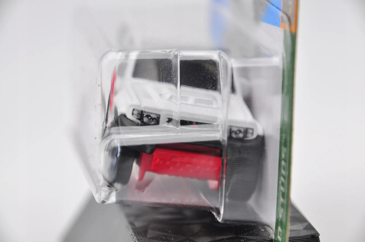Mitsubishi Pajero Evolution Hot Wheels 2021 Biały 1:64 – zdjęcie 2