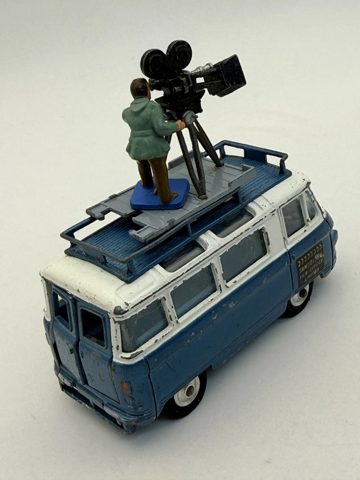 Commer Bus Samuelson Film Services z kamerzystą Corgi 1:49 Great Britain – zdjęcie 2