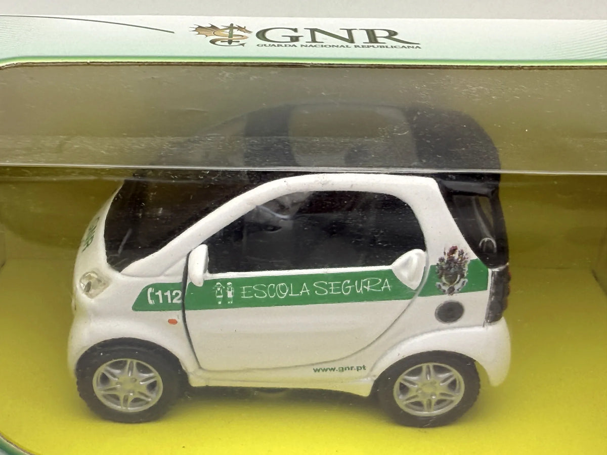 SMART FORTWO Maisto 2011 Biały 1:36 – zdjęcie 2