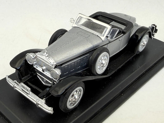 PACKARD BOATTAIL SPEEDSTER Z 1930 R. AmerCom Srebrny 1:43 – zdjęcie 2