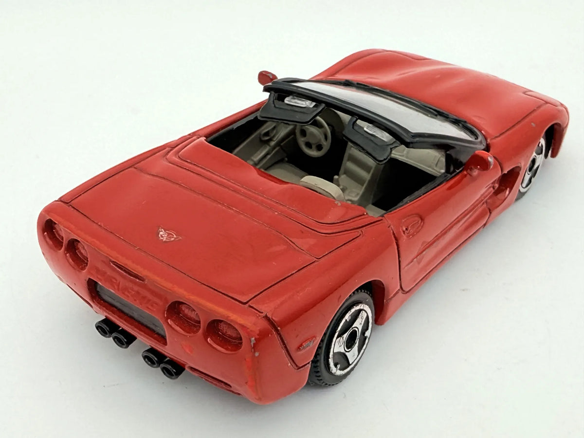 Chevrolet Corvette, Bburago, Made in Italy, Die cast Resoraki Czerwony 1:43 – zdjęcie 2