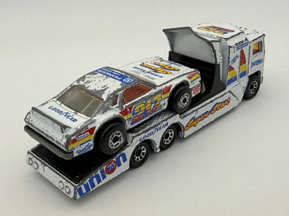 Team Convoy TM-2 Kenworth + Chevy Pro Truckmate Matchbox 1983 Biały 1:80 – zdjęcie 2