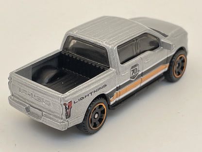 2022 FORD F-150 LIGHTNING, Matchbox 2021 Die cast HFP02 MB1295 Srebrny 1:64 – zdjęcie 2