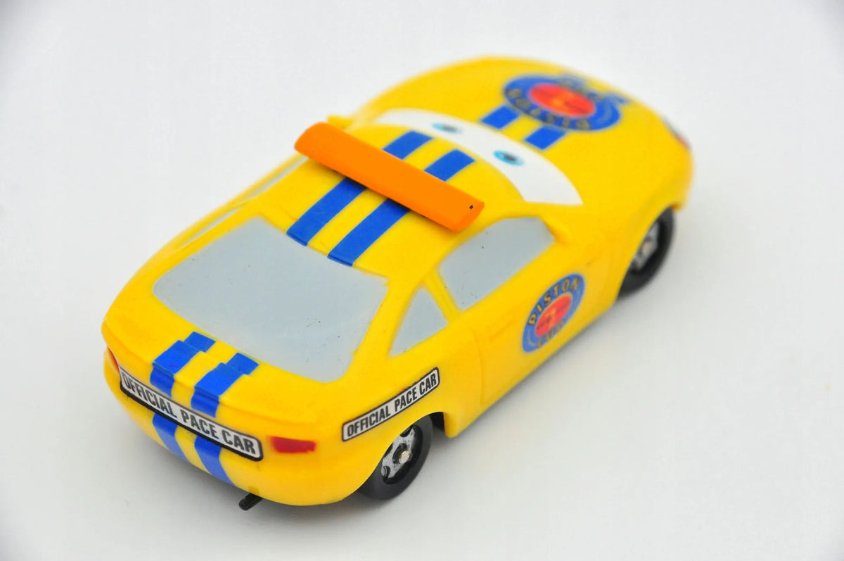 PISTON CUP OFFICIAL PACE CAR, Disney Pixar, Resoraki, Die cast, Żółty, 1:64 – zdjęcie 2