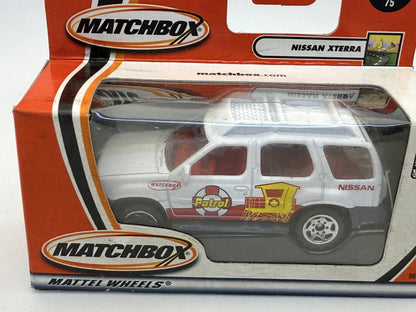NISSAN XTERRA Surf Patrol Matchbox 2001 Biały 1:64 – zdjęcie 2