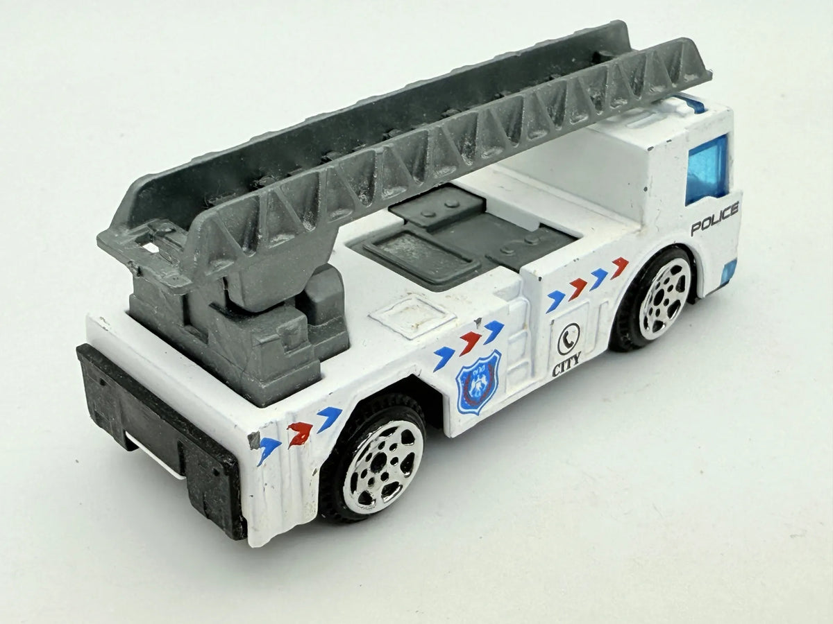 Wóz Drabinowy Police, Policja, Straż pożarna, Die cast Resoraki, Biały 1:64 – zdjęcie 2