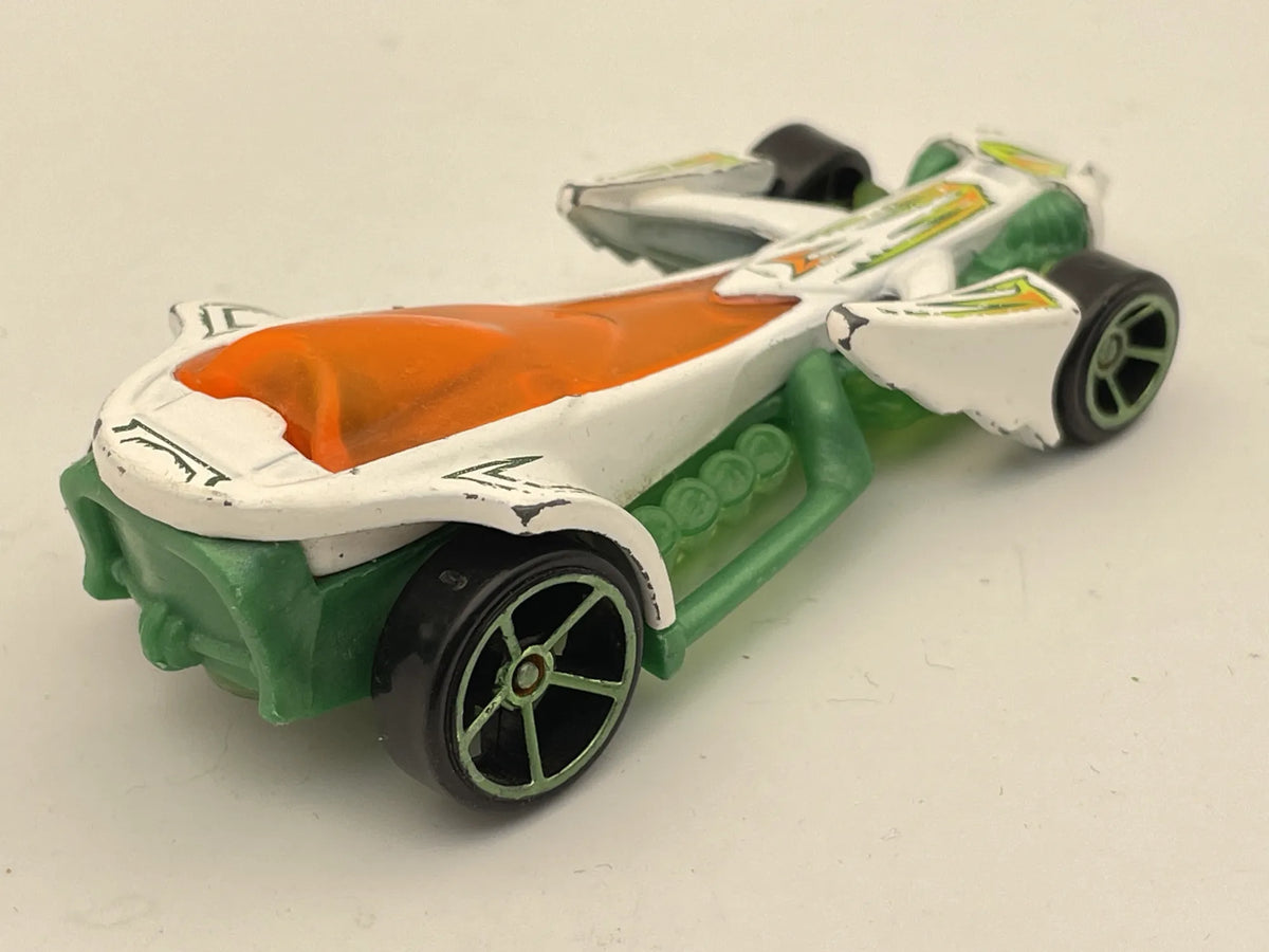 BUAYING MENACE, Hot Wheels 2017, Die cast 607, Biały, 1:64, – zdjęcie 2
