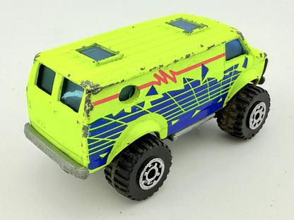 4X4 Chevy Van Matchbox Żółty 1:64 – zdjęcie 2