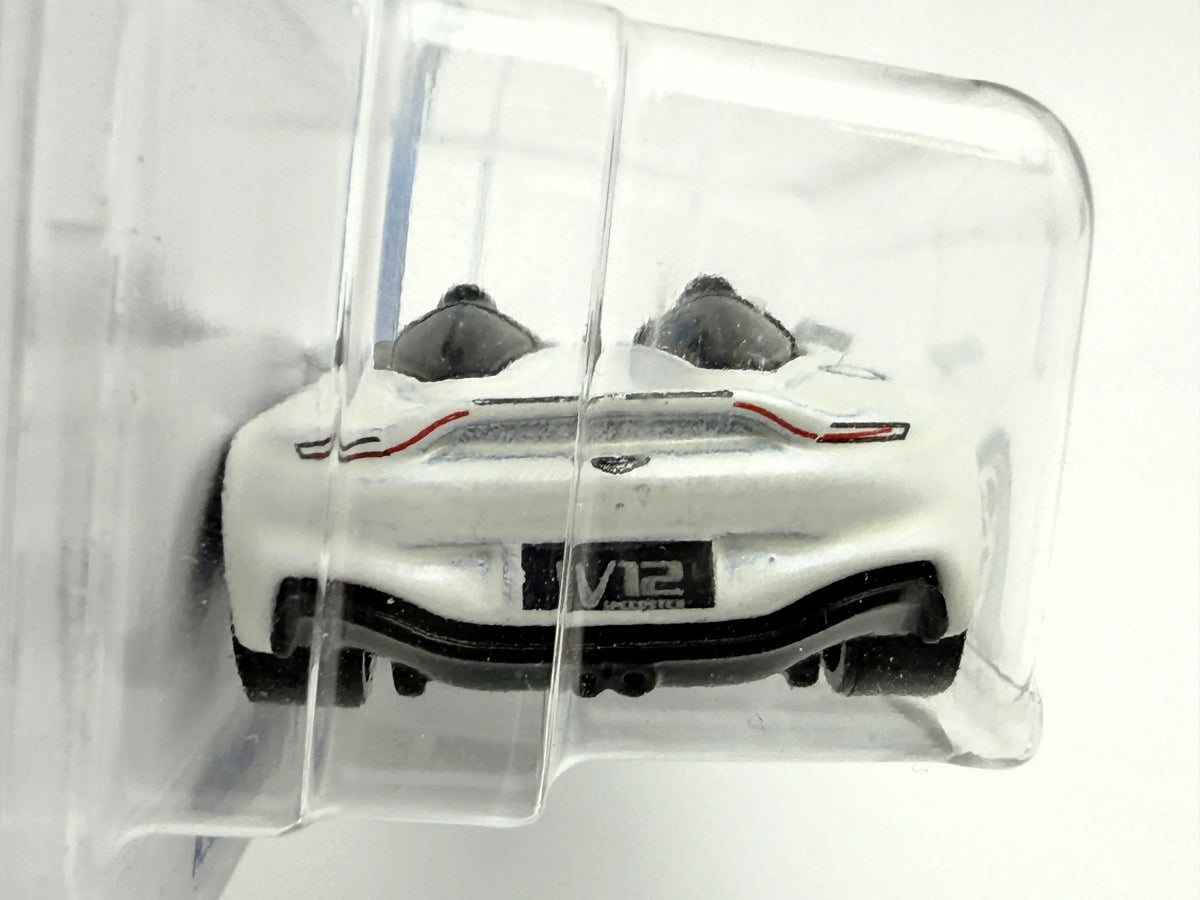 ASTON MARTIN V12 SPEEDSTER, Hot Wheels 2021, Die cast HHF41, Biały, 1:64 – zdjęcie 2