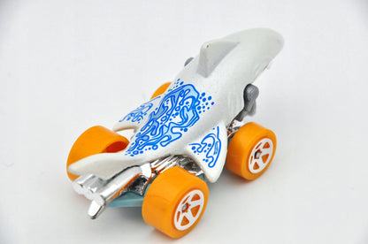 SHARKRUISER, Hot Wheels 2011, Die cast DHP30, Biały, 1:64, Resoraki – zdjęcie 2