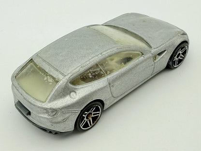 Ferrari FF, Hot Wheels, Resoraki, Die cast 1:64, srebrny – zdjęcie 2