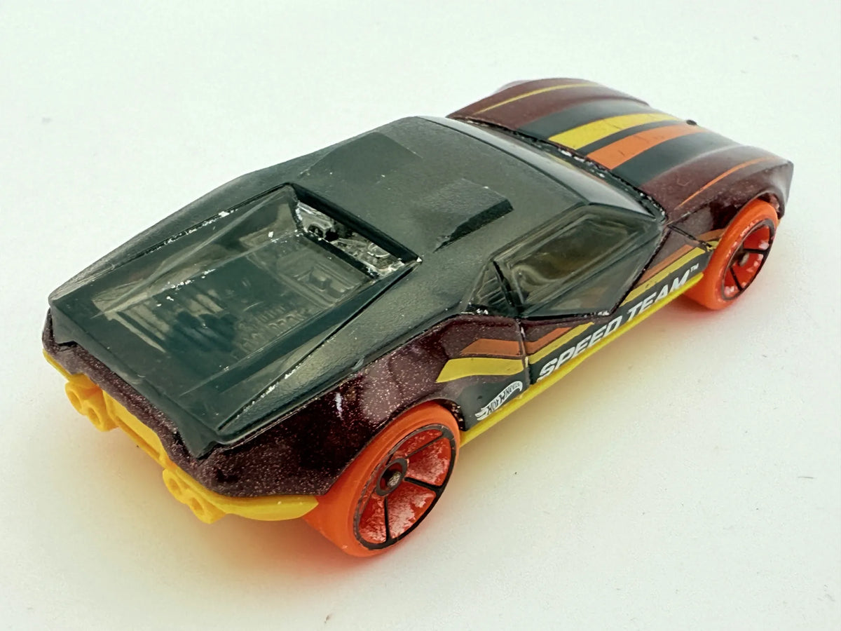 La Fasta Hot Wheels Bordowy 1:64 – zdjęcie 2