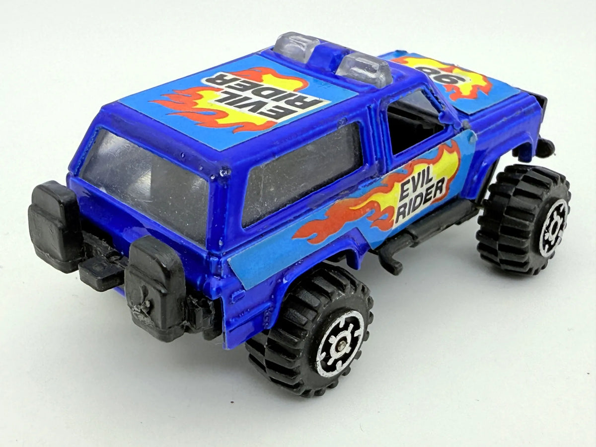 Samochód Terenowy Summer 1:64 Samochód terenowy EVIL RIDER Luzak Niebieski – zdjęcie 2