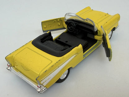 1957 CHEVROLET BEL AIR CONVERTIBLE, Welly, NO.42357, Żółty, 1:40, Resoraki – zdjęcie 2