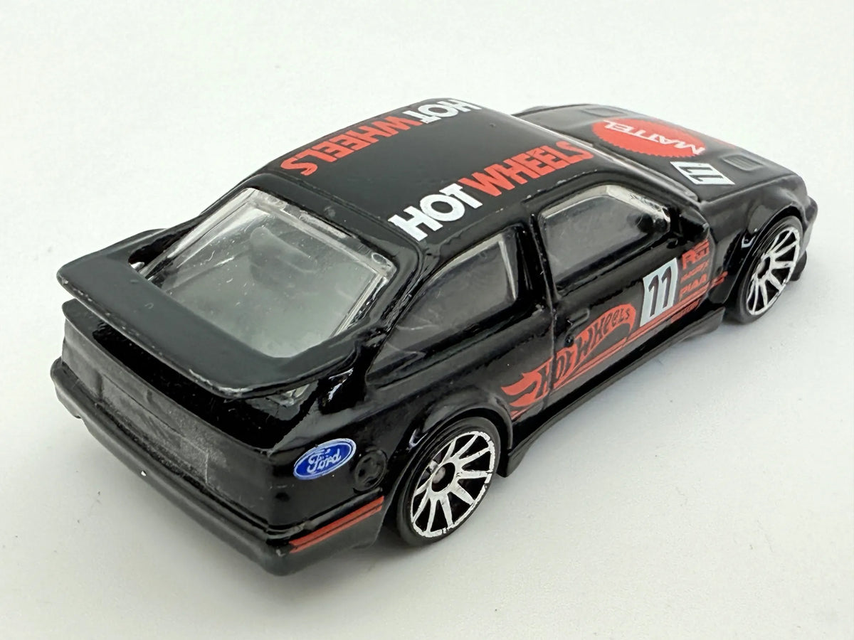Ford Sierra Cosworth Hot Wheels Czarny 1:64 – zdjęcie 2