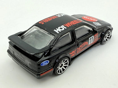 Ford Sierra Cosworth Hot Wheels Czarny 1:64 – zdjęcie 2