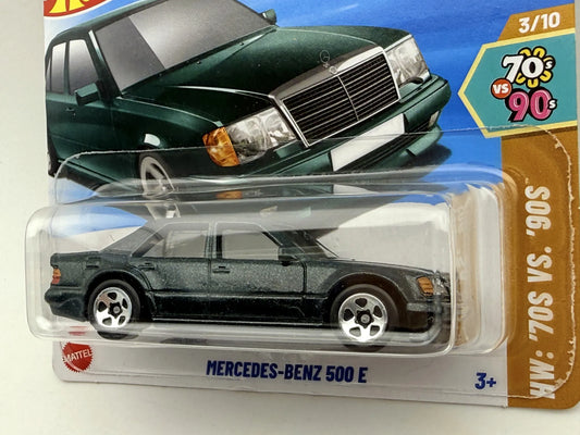 MERCEDES-BENZ 500 E HW: '70s Vs. '90s Hot Wheels 2025 Zielony 1:64 – zdjęcie 2