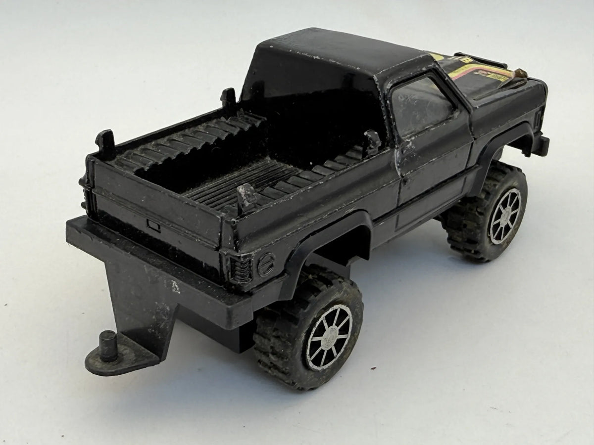 CHEVROLET C/K PICKUP MARKI JACO VINTAGE MODEL Czarny 1:32 – zdjęcie 2