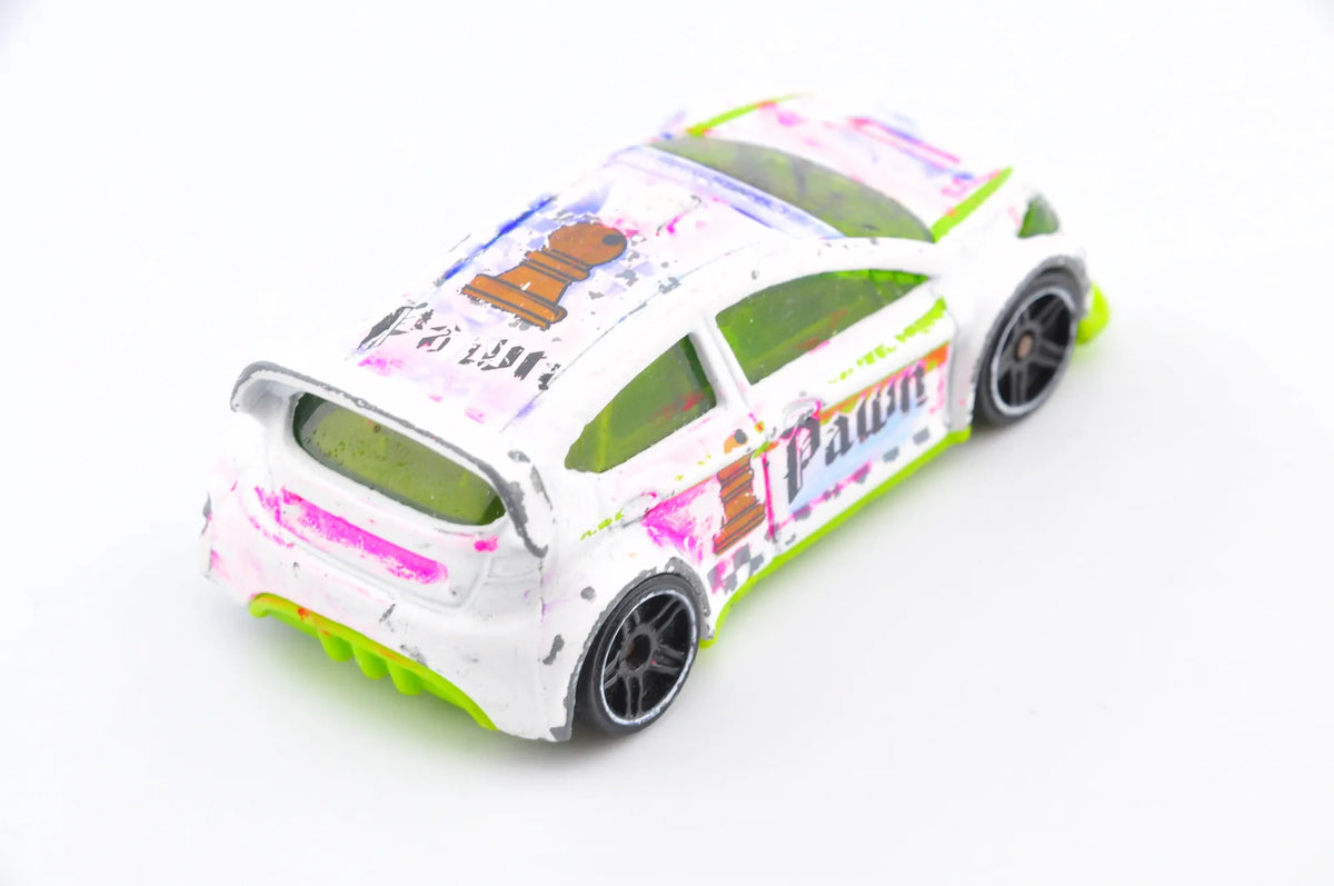 '12 Ford Fiesta, Hot Wheels 2011, Die cast, Resoraki, 1:64 – zdjęcie 2