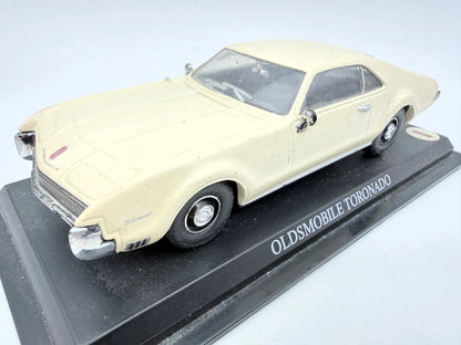 OLDSMOBILE TORONADO, Minichamps, Die cast, Kremowy, 1:43, Resoraki – zdjęcie 2