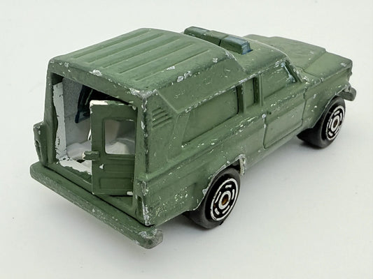 Jeep Cherokee Ambulance, Majorette made in France, Resoraki, die cast, 1:64 – zdjęcie 2