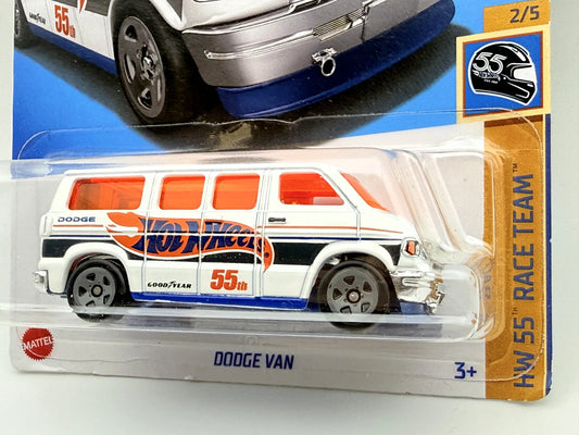 DODGE VAN HW 55, Hot Wheels 2021, Die cast HKK28-N9C0J, Biały 1:64 Resoraki – zdjęcie 2