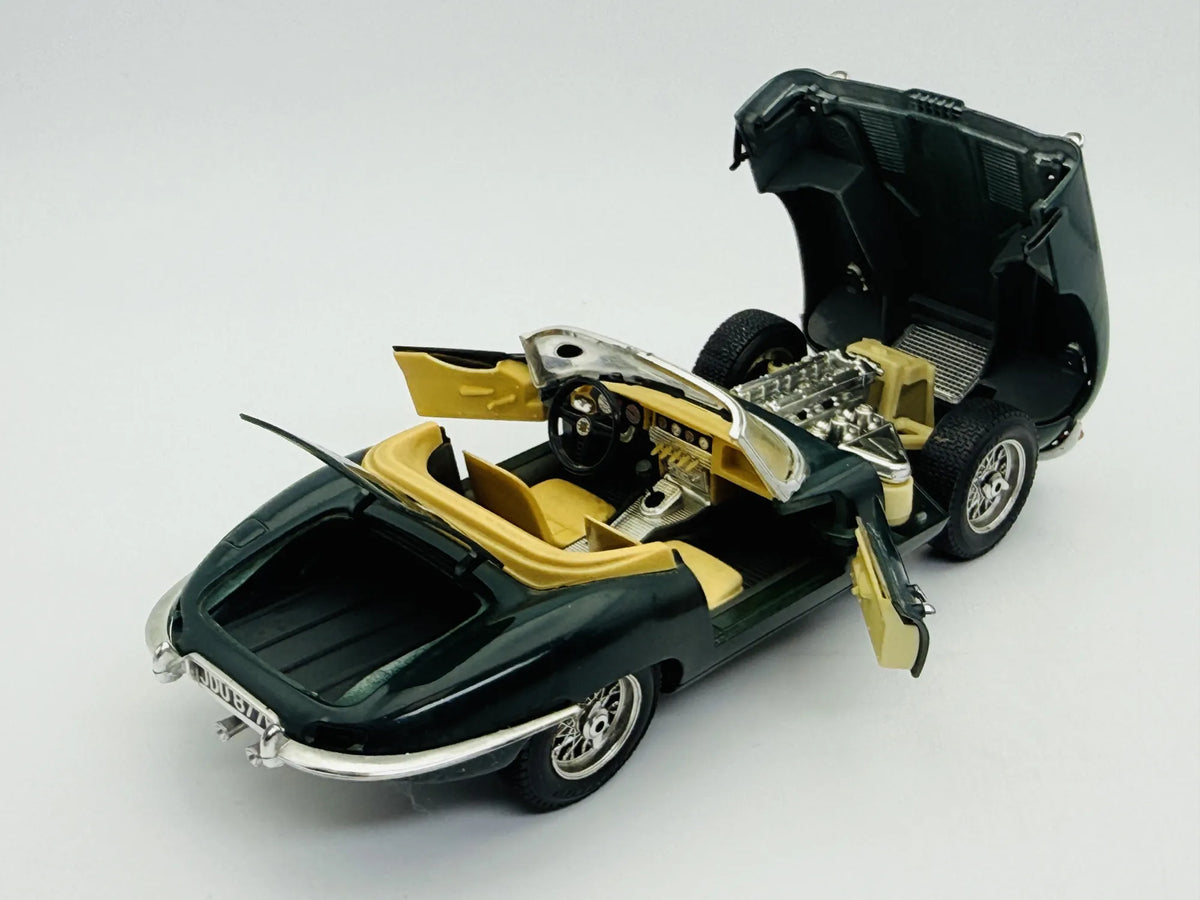 Jaguar SS 100 Bburago 1961 1:18 Made in Italy Luzak Zielony – zdjęcie 2