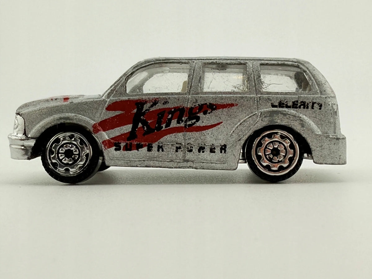 Dodge Nitro Majorette Srebrny 1:64 – zdjęcie 2