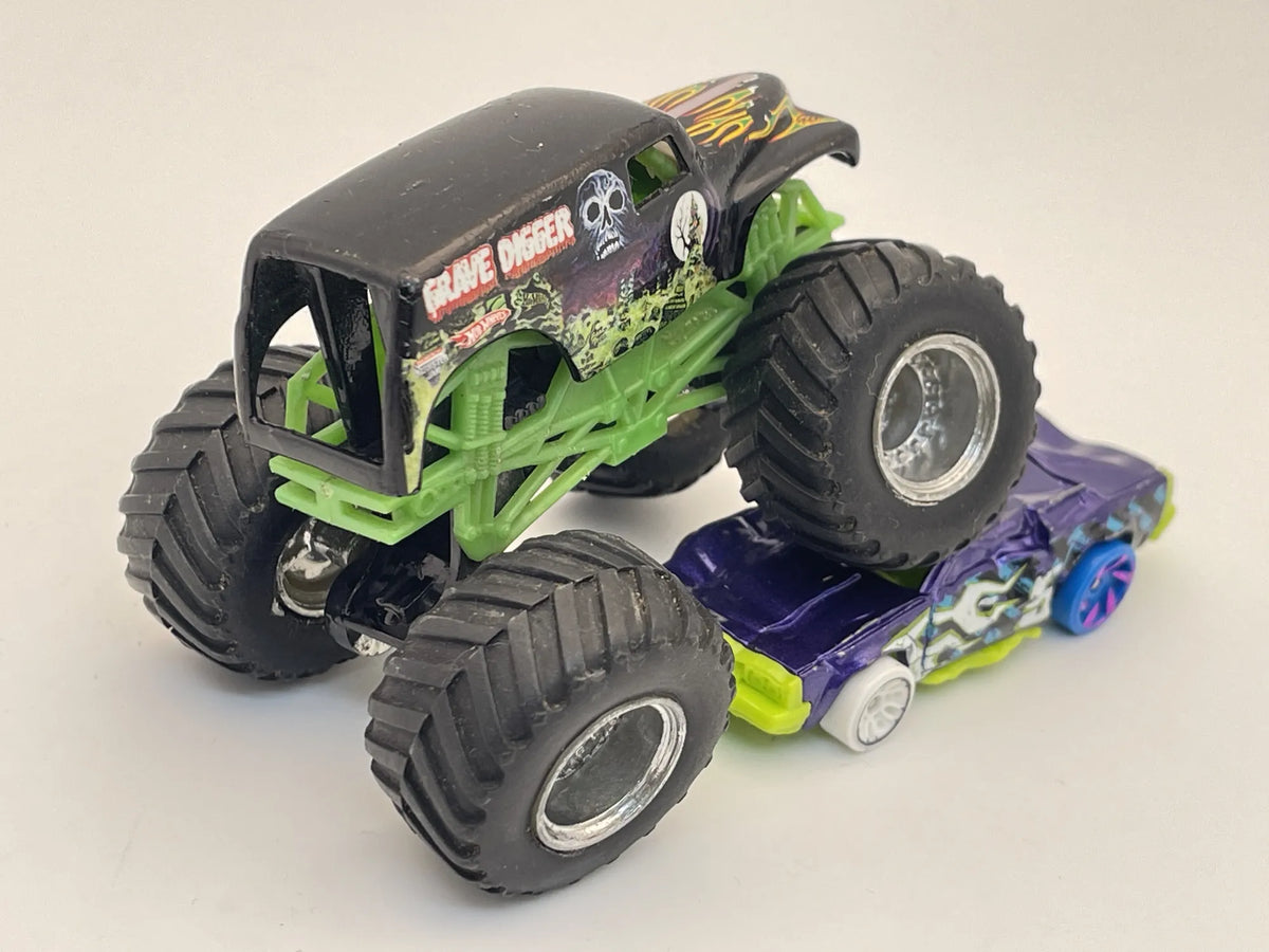 Grave Digger, Hot Wheels, Made in Indonesia, Resoraki, Die cast 1:64 – zdjęcie 2