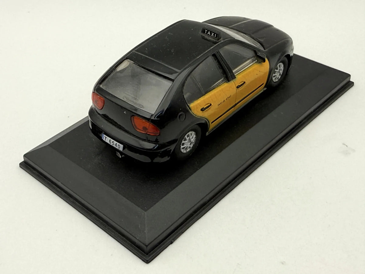 SEAT LEON, TAXI BARCELONA 1999, AmerCom 2006, Die cast Czarny 1:43 Resoraki – zdjęcie 2
