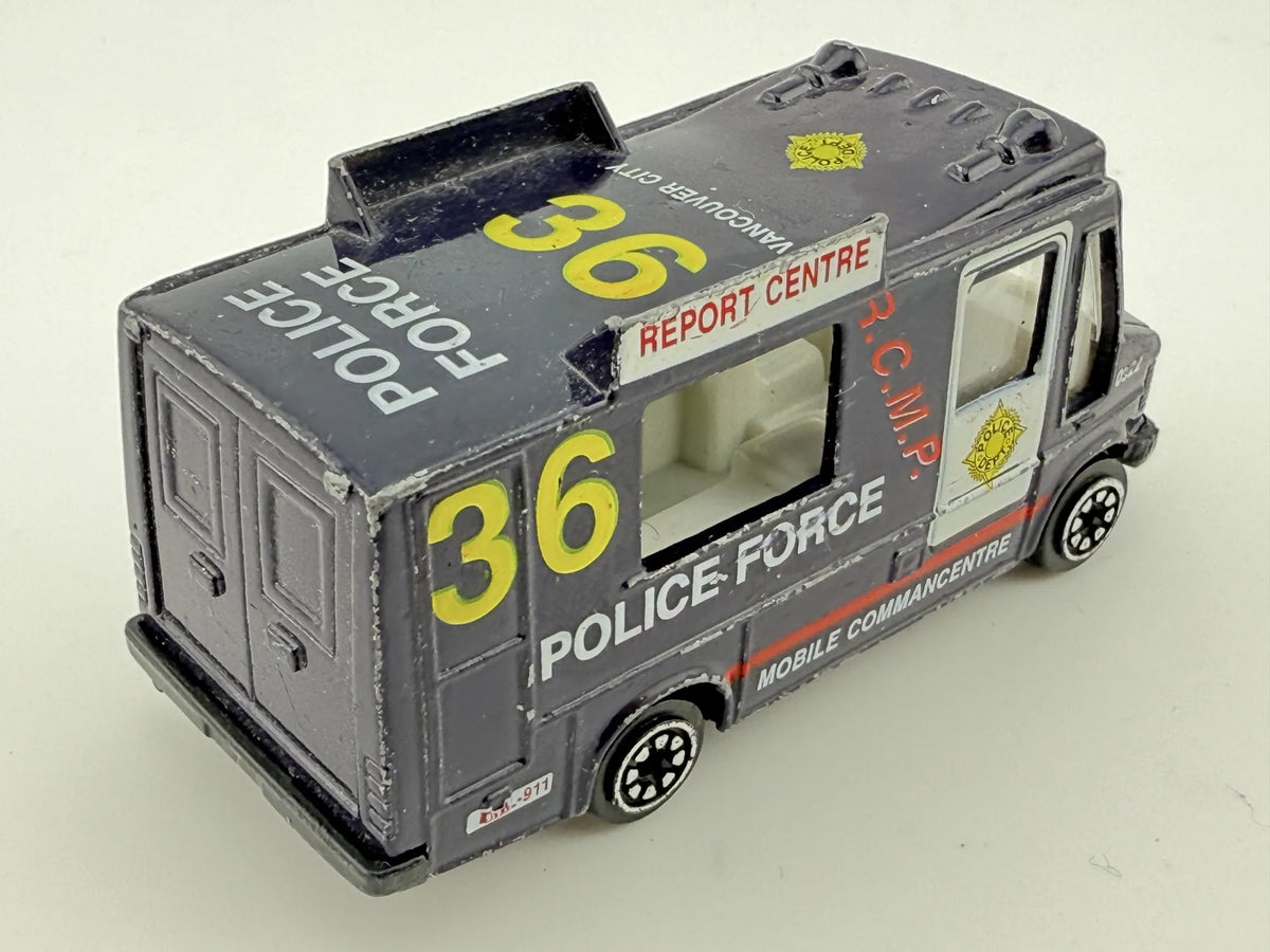 POLICE FORCE VAN Jak Mercedes 208 Kaczka, Die cast 07/10, 1:64, Resoraki